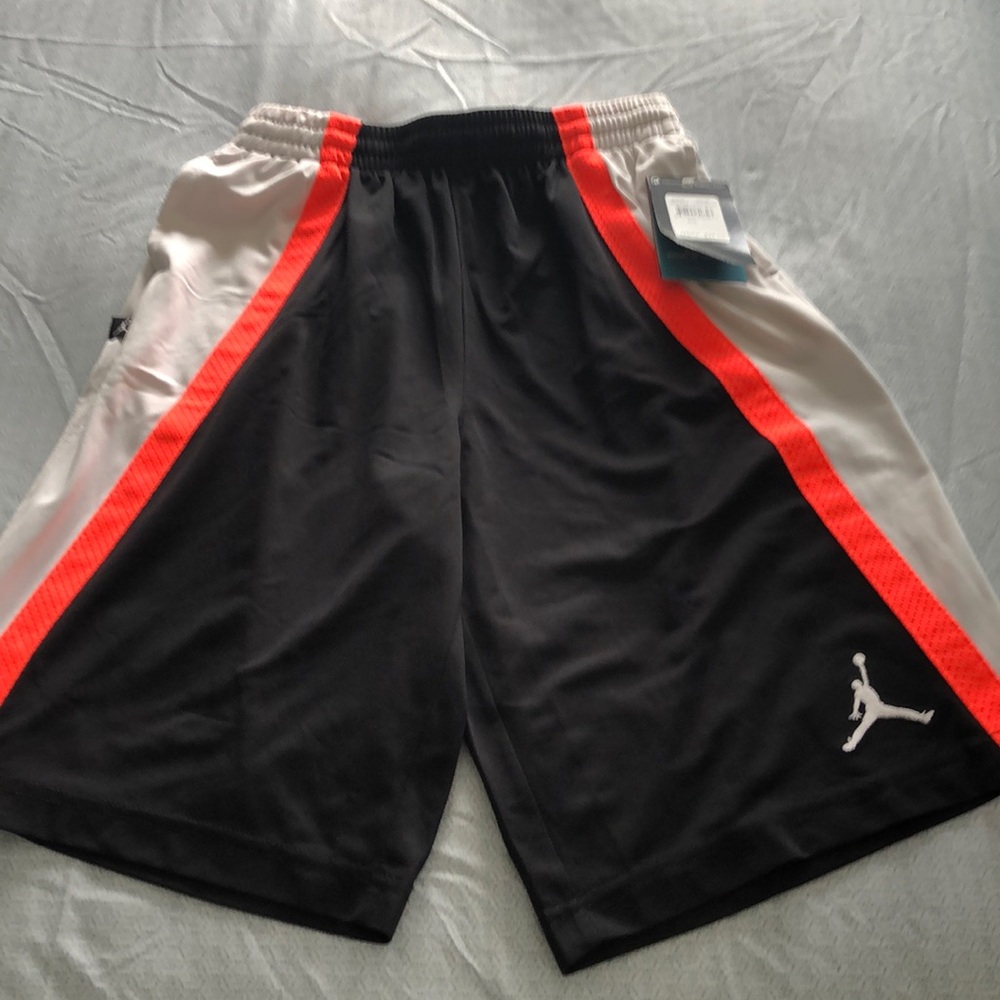 Nike Jordan boys shorts large NWT